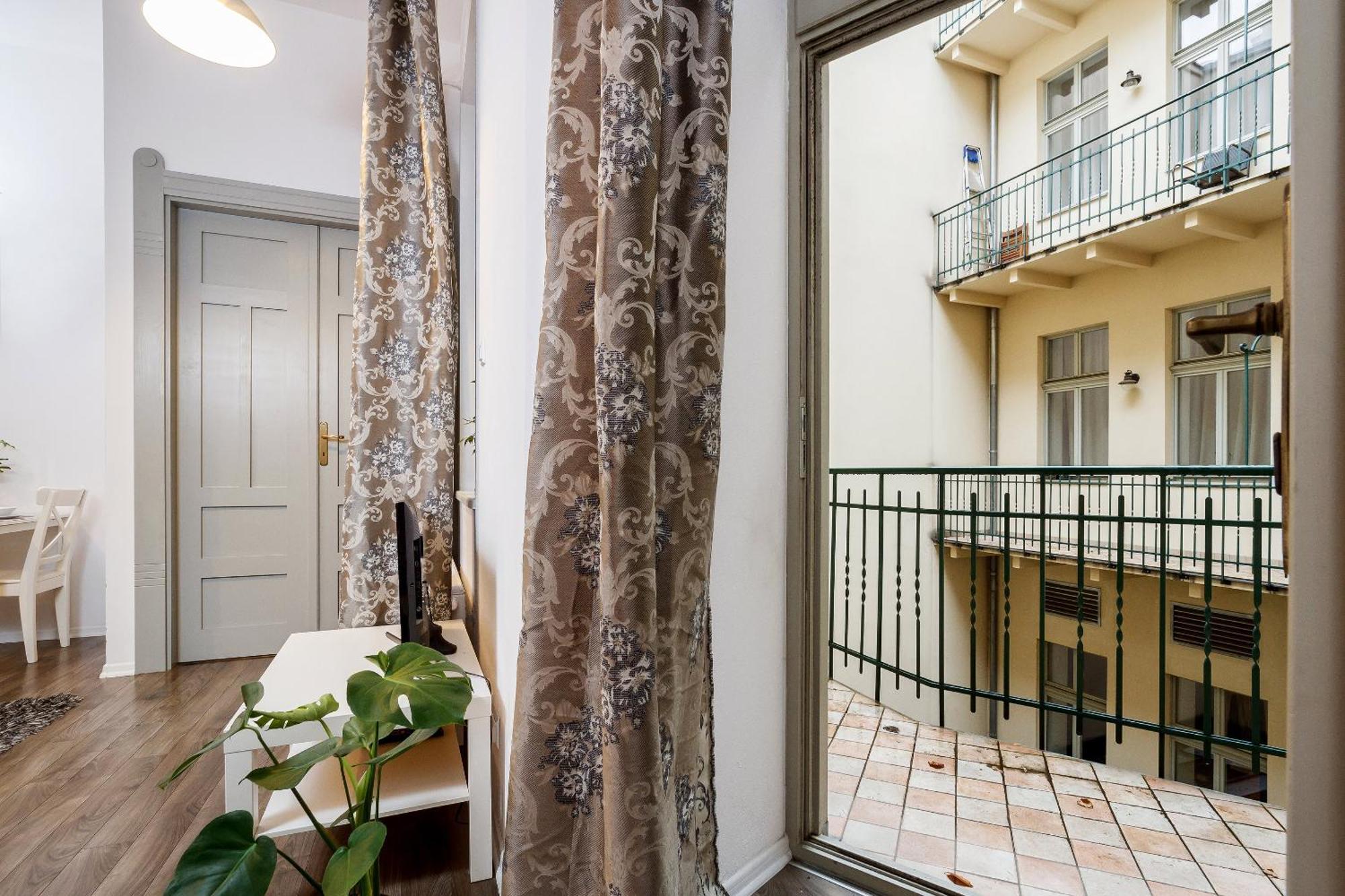 Main Station - 8 Rakowicka Street Apartment Krakow Exterior photo